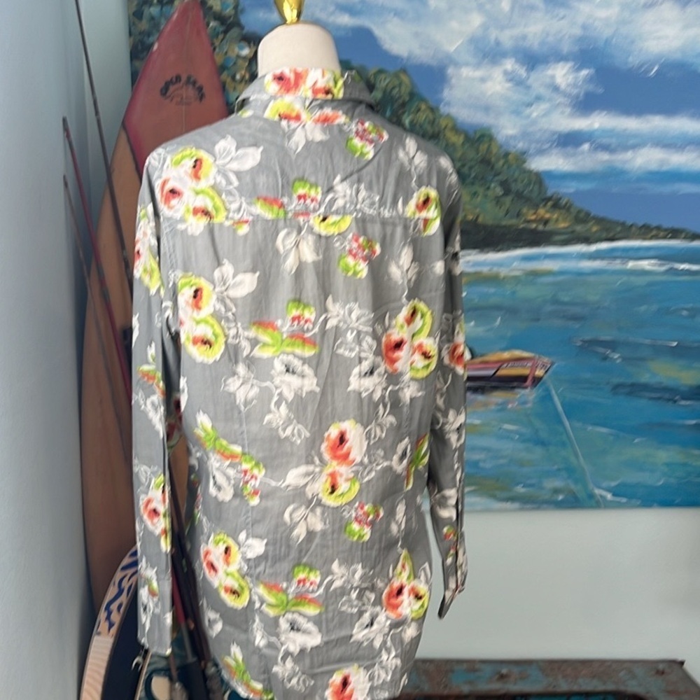 Soft Surroundings Floral Scattered Roses Floral Button Down Shirt Size S, cotton - Picture 3 of 12